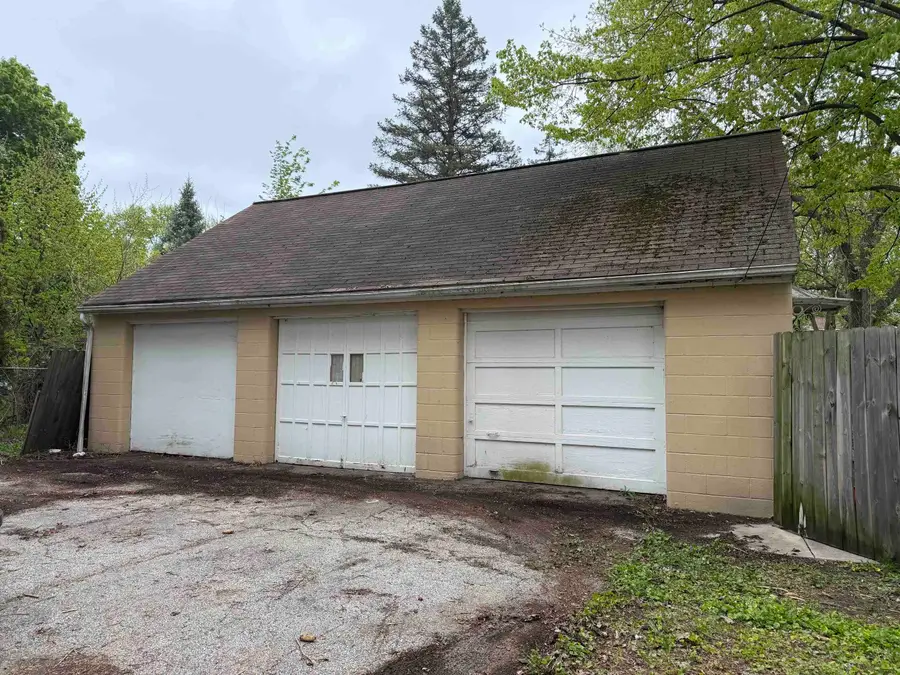 1202 Bradfield Street, Bay City, MI 48706 - #3