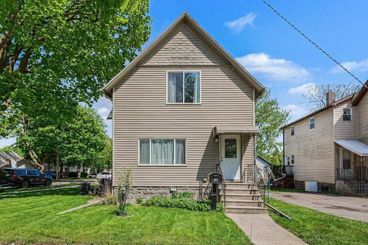 301 S Lincoln Street, Bay City, MI 48708 - #1