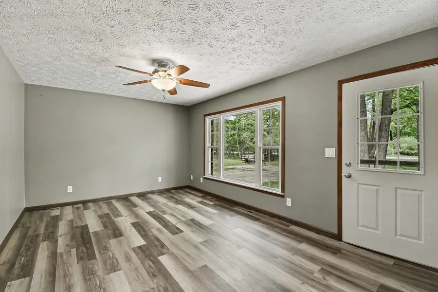 2931 N Carter Road, Pinconning, MI 48650 - #3