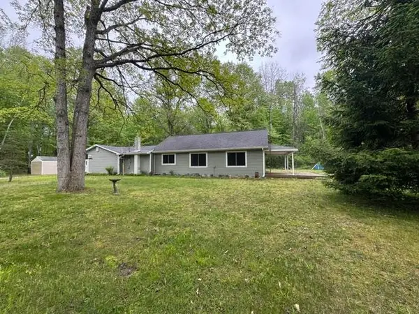 2701 W CHIPPEWA RIVER Road, Midland, MI 48640
