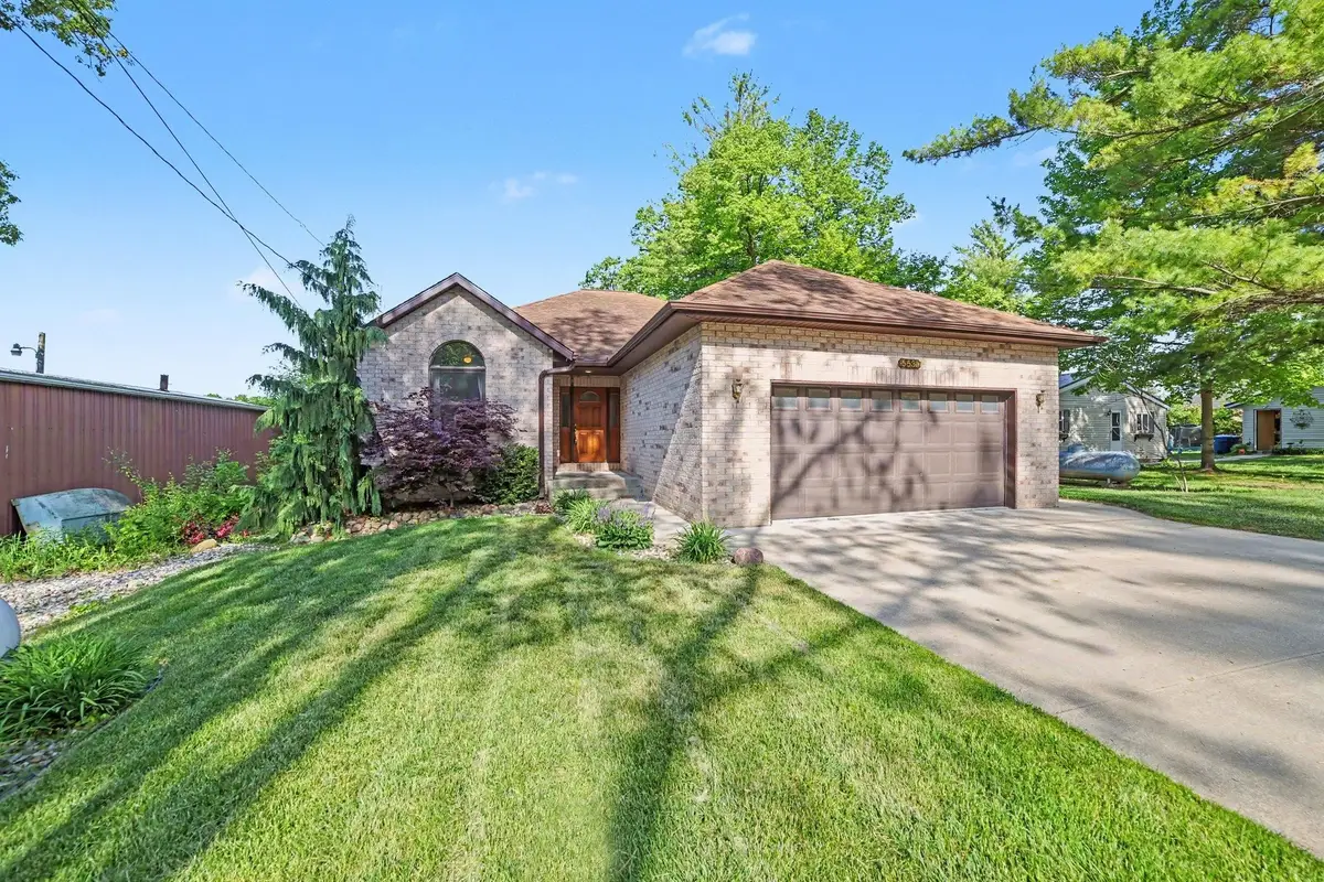 5531 N Clarence Court, Sanford, MI 48657 - #1