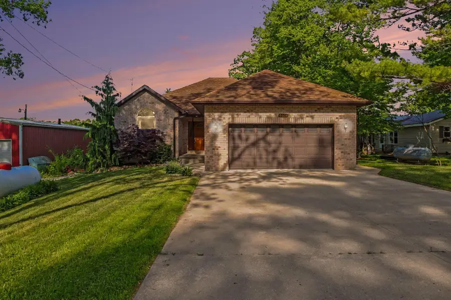 5531 N Clarence Court, Sanford, MI 48657 - #2