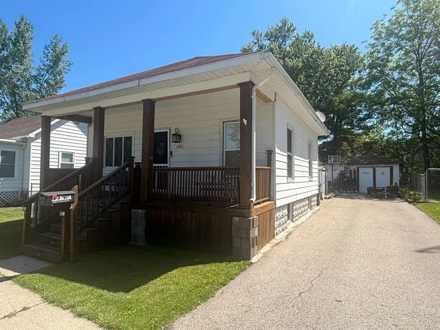 608 N Catherine Street, Bay City, MI 48706 - #2