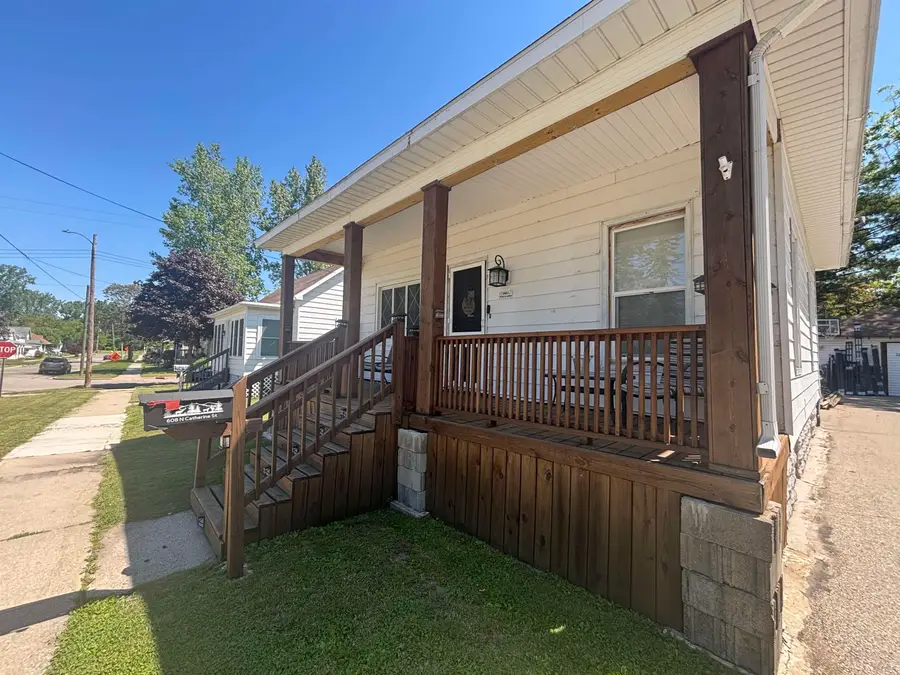 608 N Catherine Street, Bay City, MI 48706 - #3