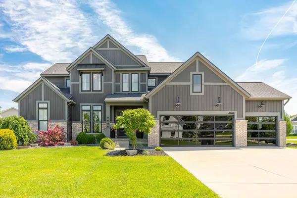 8046 Golden Oak Drive, Jenison, MI 49428