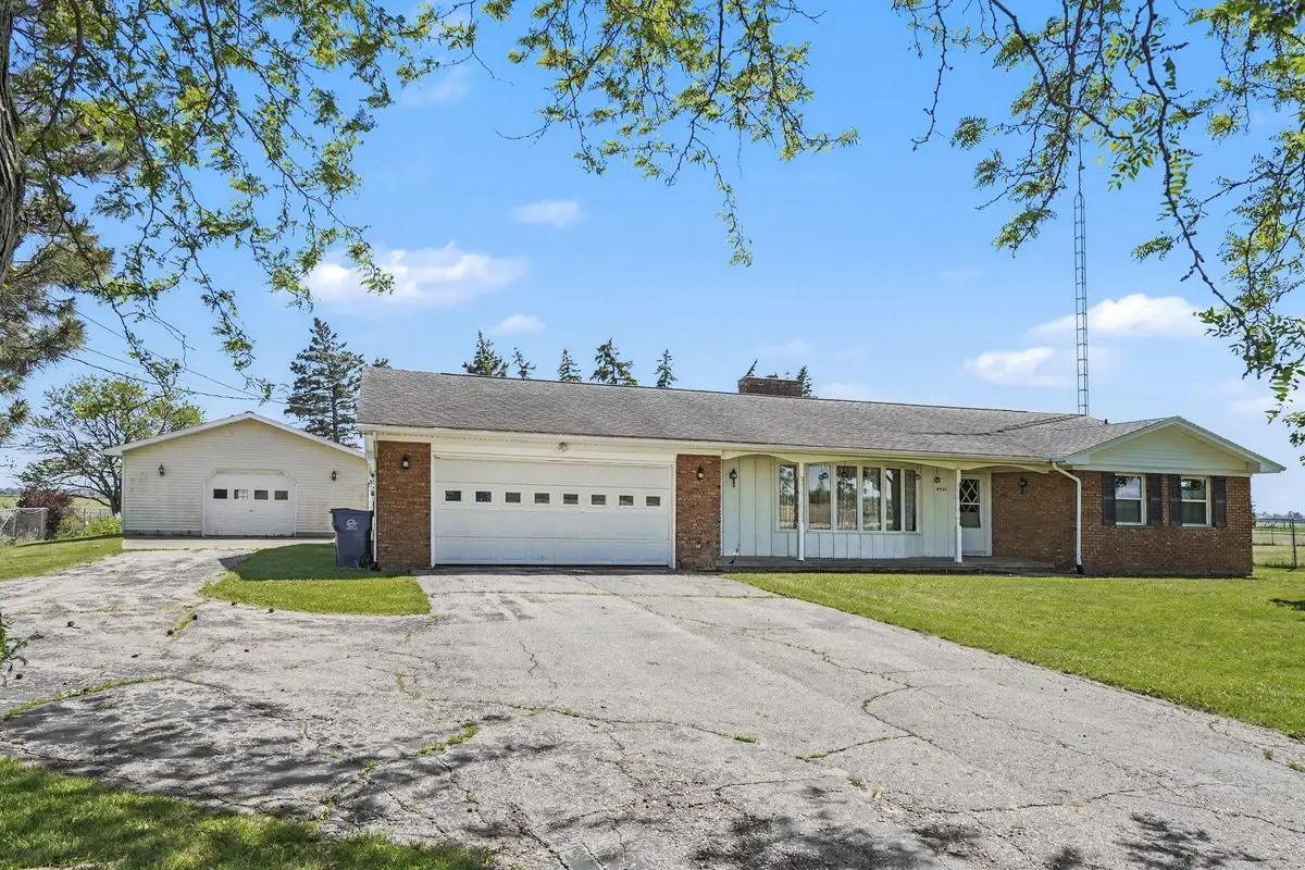 4925 W Freeland Rd Road, Saginaw, MI 48604 - #1