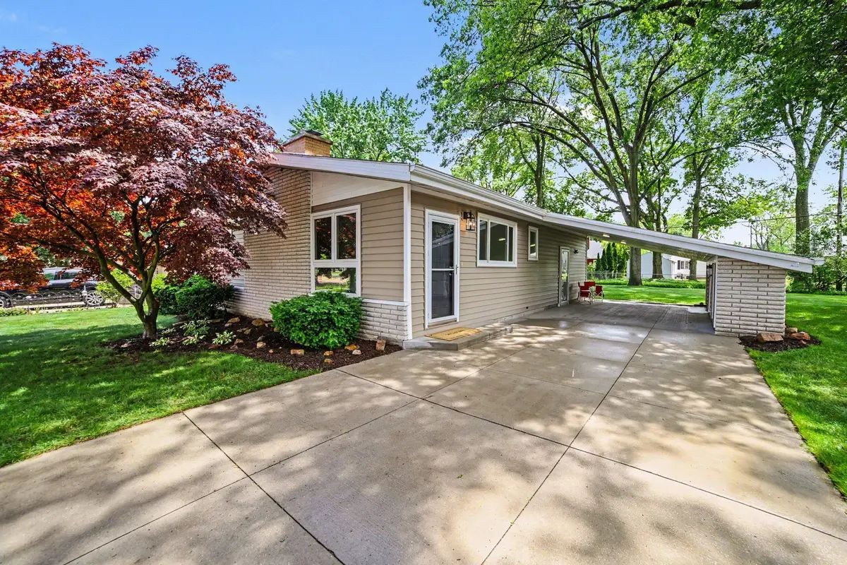 1318 Eastlawn Drive, Midland, MI 48642 - #1