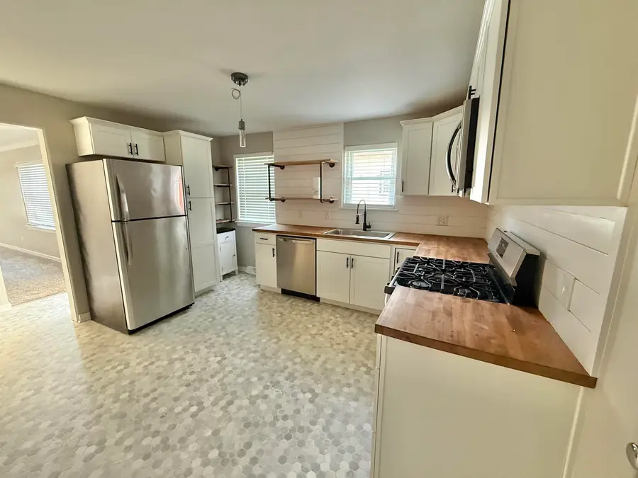 108 S MONROE Street, Bay City, MI 48708 - #3