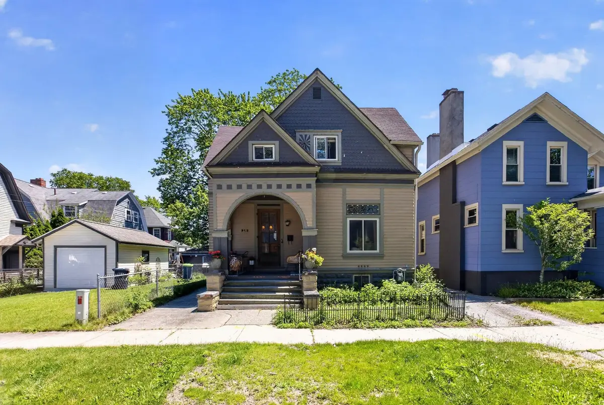 912 N McLellan Street, Bay City, MI 48708 - #1