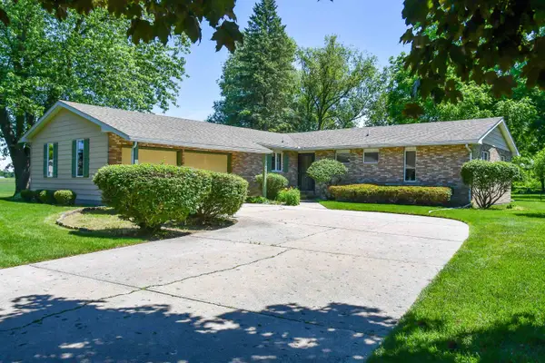 3056 S Glenway Drive, Bay City, MI 48706