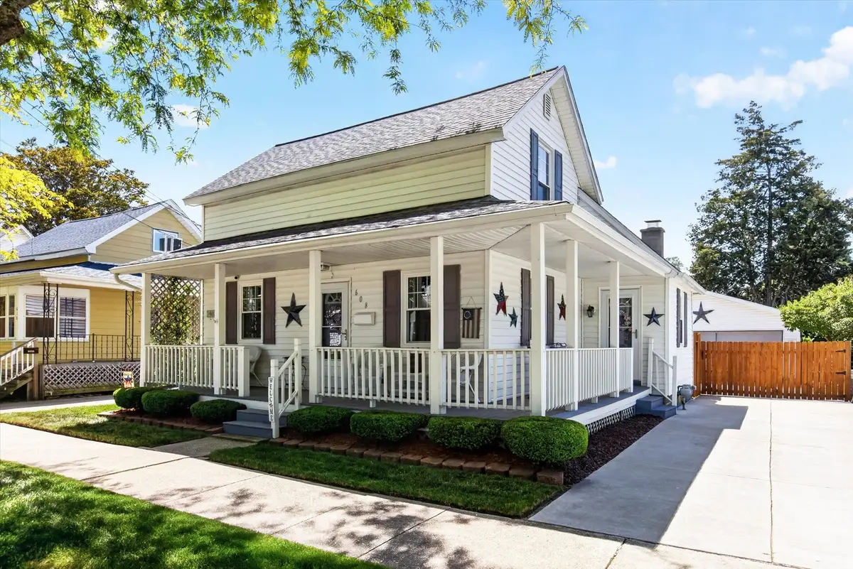 608 S DeWitt Street, Bay City, MI 48706 - #1