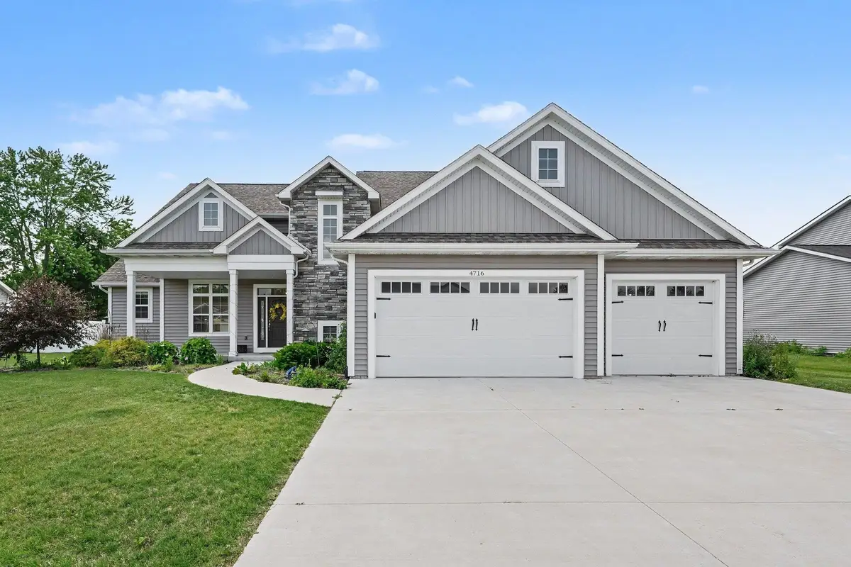 4716 N West View Drive, Bay City, MI 48706 - #1