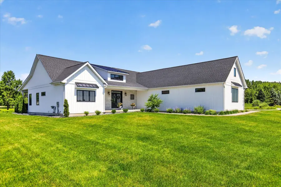 7486 Michigan Road, Bay City, MI 48706 - #2
