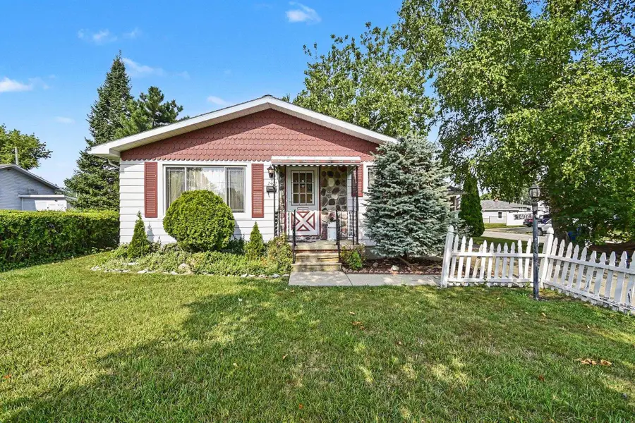 2402 S Lincoln Street, Bay City, MI 48708 - #2