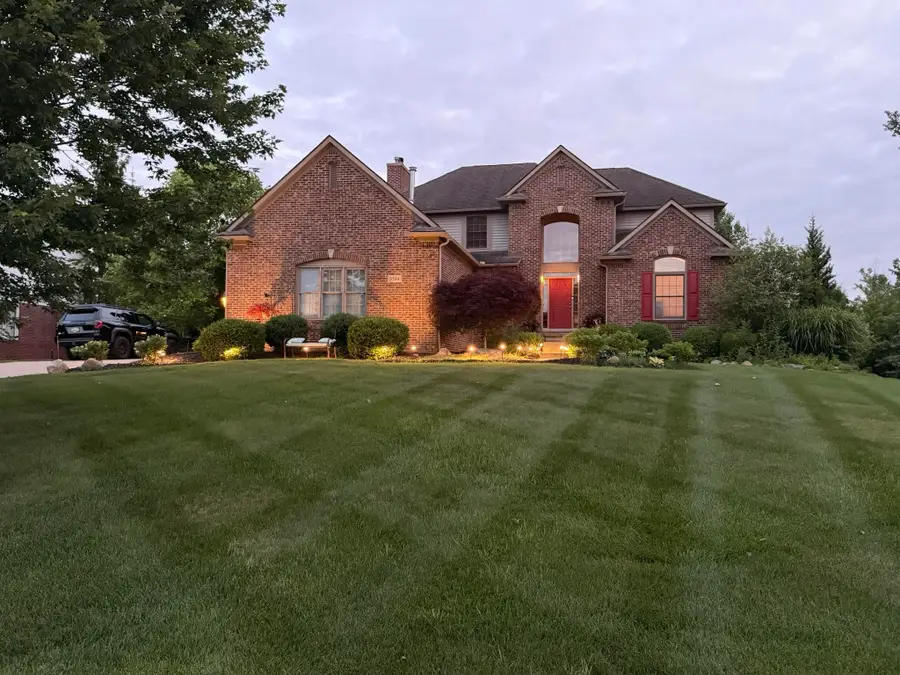 3544 S Creek Drive, Rochester, MI 48306 - #2