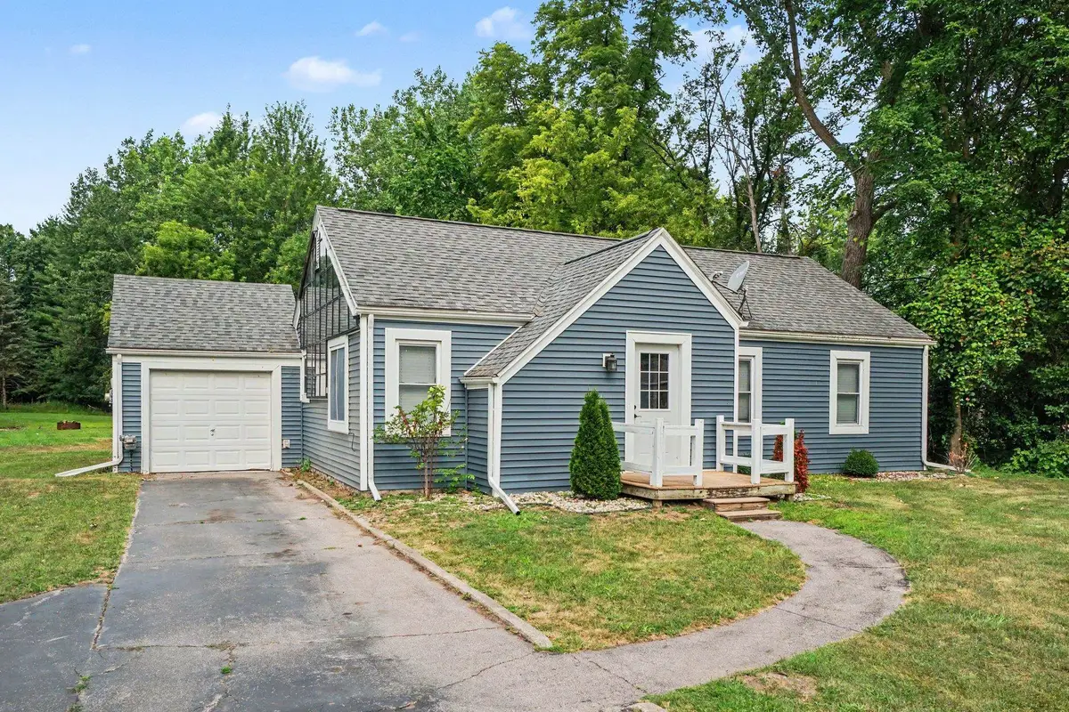 69 State Park Drive, Bay City, MI 48706 - #1