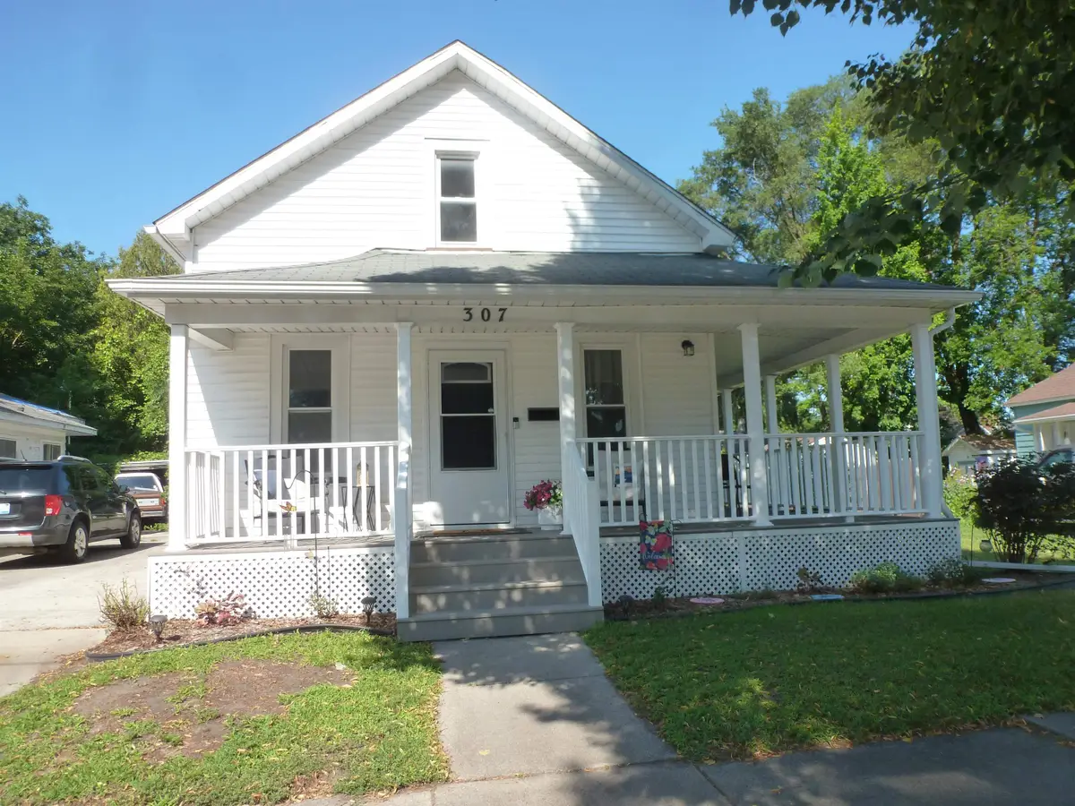 307 King Street, Bay City, MI 48706 - #1