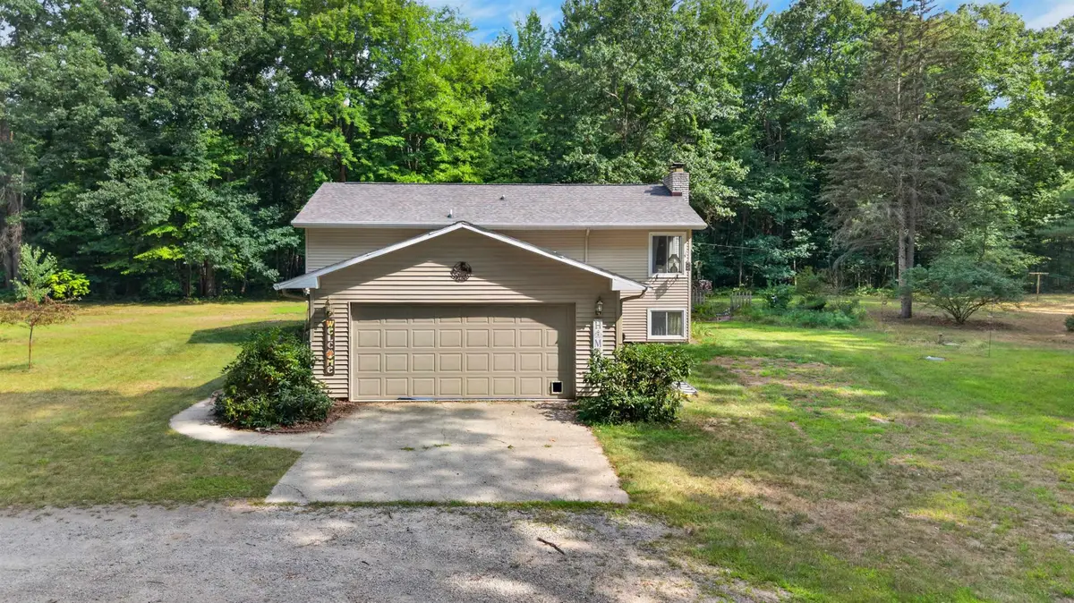615 W Cole Road, Jerome, MI 48657 - #1