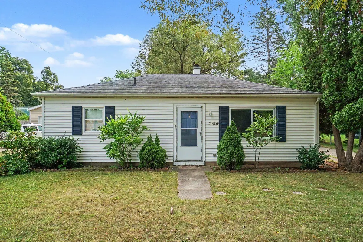 3806 E St Andrews Road, Midland, MI 48642-6157 - #1