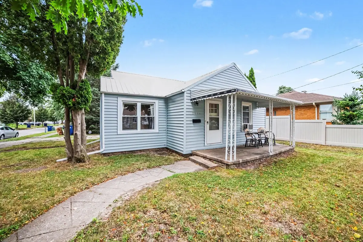 2004 28th Street, Bay City, MI 48708 - #1