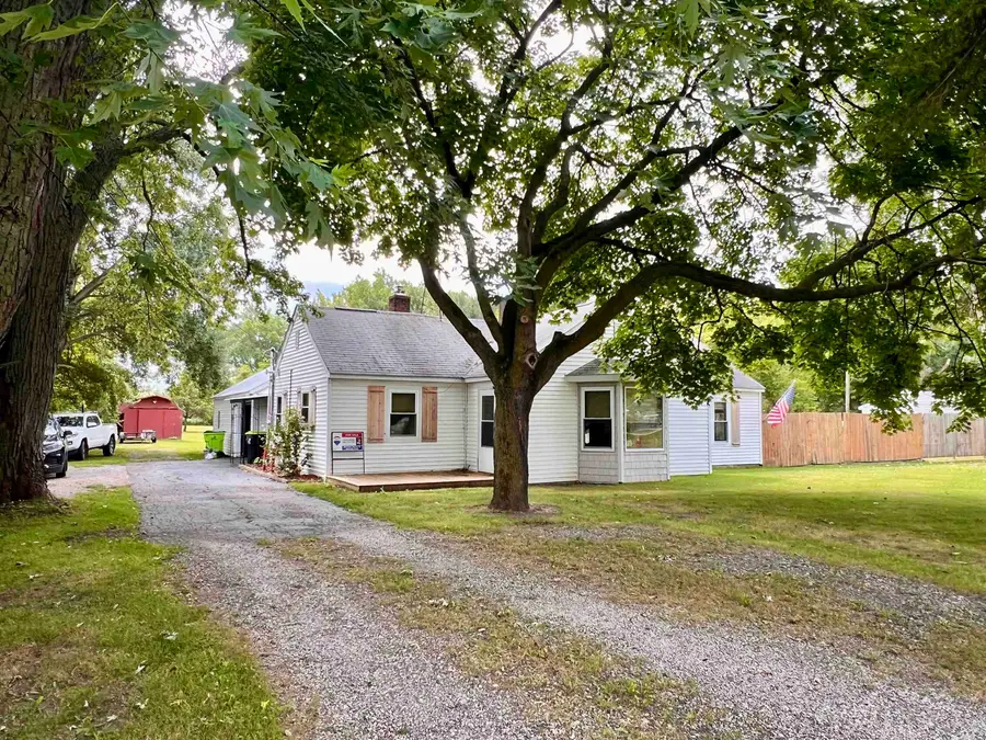 1946 E Parish Road, Kawkawlin, MI 48631 - #2