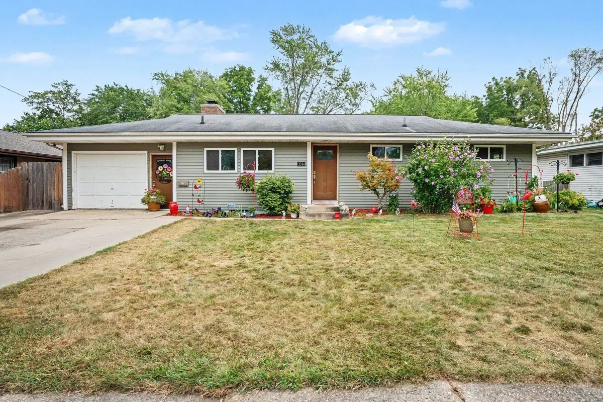1044 E Washburn Place, Saginaw, MI 48602-2954 - #1