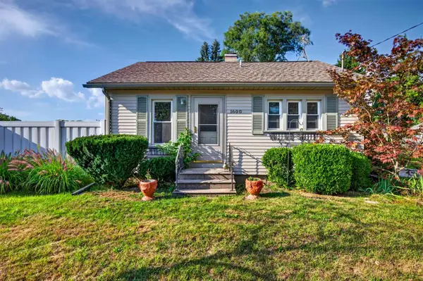 1600 Dilloway Drive, Midland, MI 48640