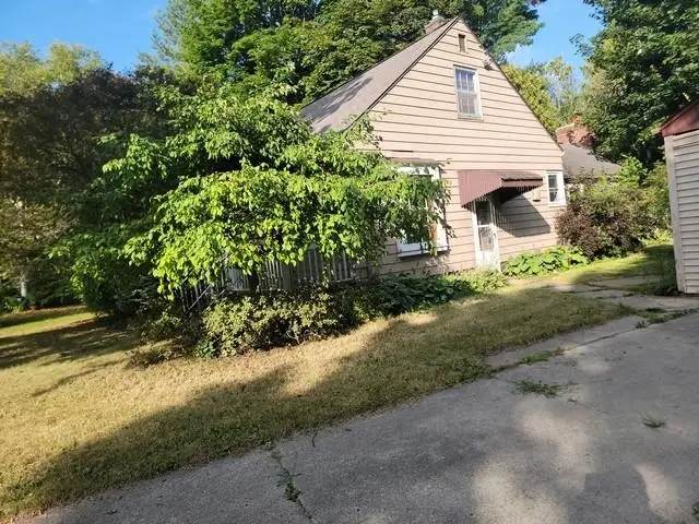 16 Southlawn Court Street, Saginaw, MI 48602 - #2