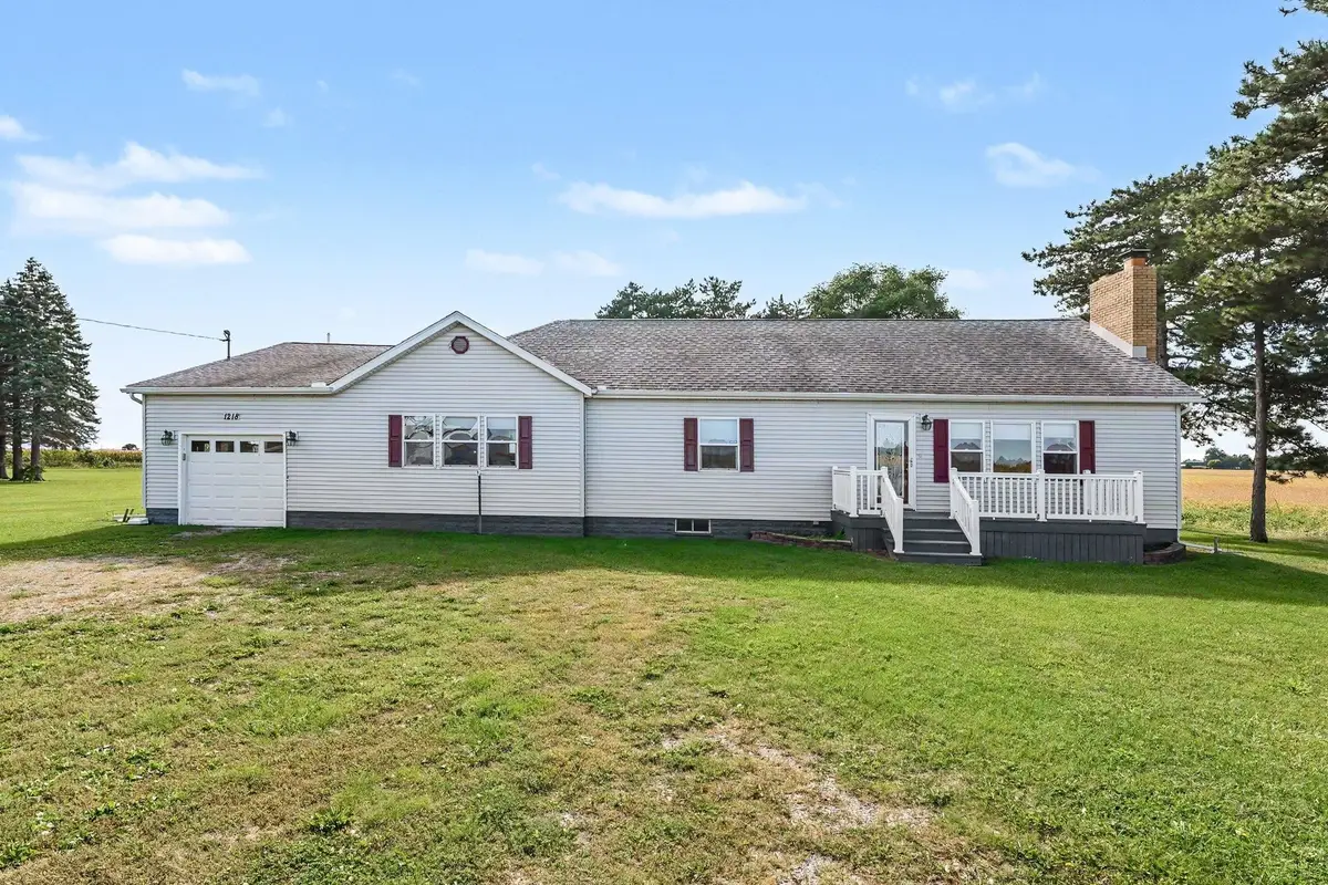 1218 S Tuscola Road, Bay City, MI 48708 - #1
