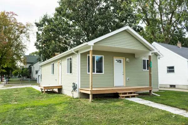220 S Sherman Street, Bay City, MI 48708
