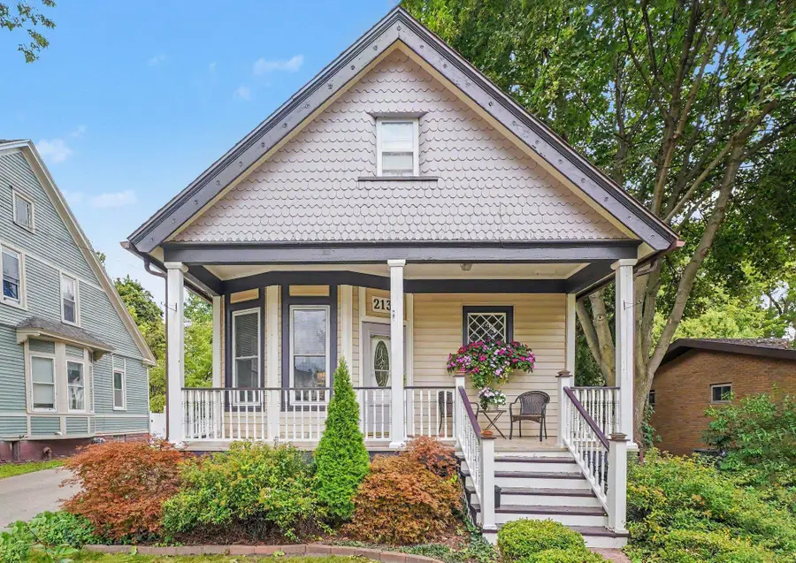 2135 6th Street, Bay City, MI 48708 - #2