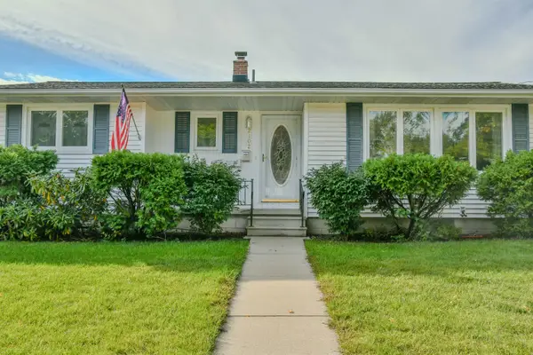 2102 N Brentwood Place, Essexville, MI 48732