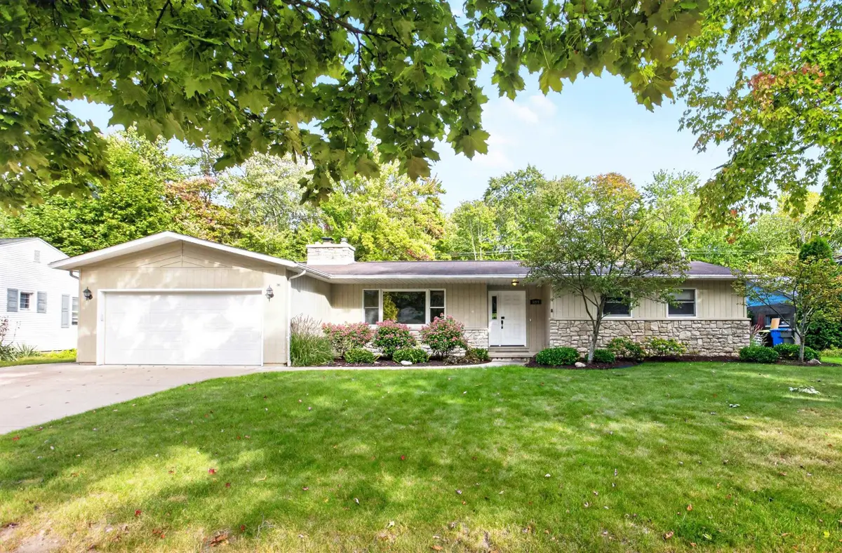5202 Plainfield Street, Midland, MI 48642 - #1
