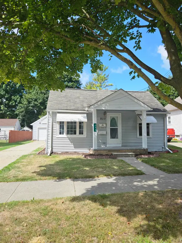 820 michigan Avenue, Bay City, MI 48708