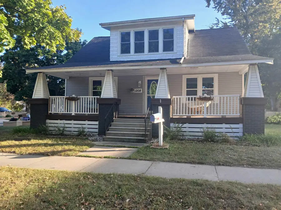 1208 Mercer Street, Essexville, MI 48732 - #2