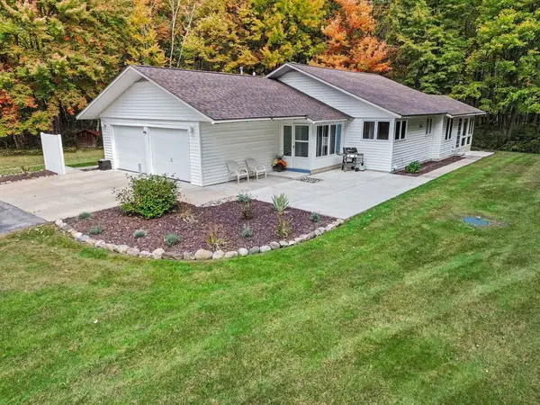 3416 N Sturgeon Road, Midland, MI 48642