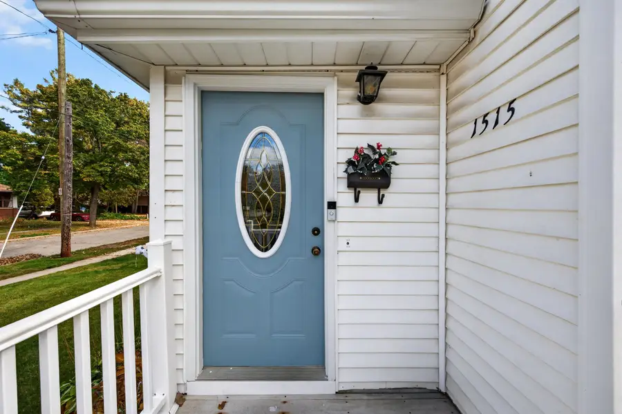 1515 W Hines Street, Midland, MI 48640 - #3