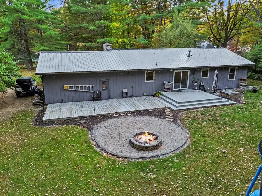 468 W Tittabawassee Street, Sanford, MI 48657 - #2