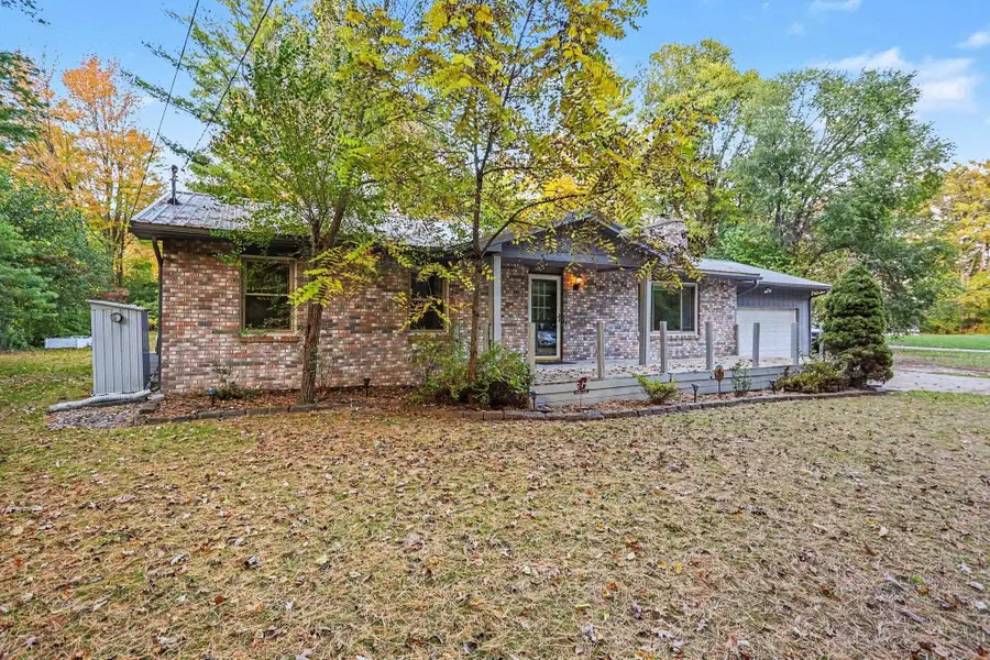 468 W Tittabawassee Street, Sanford, MI 48657 - #3