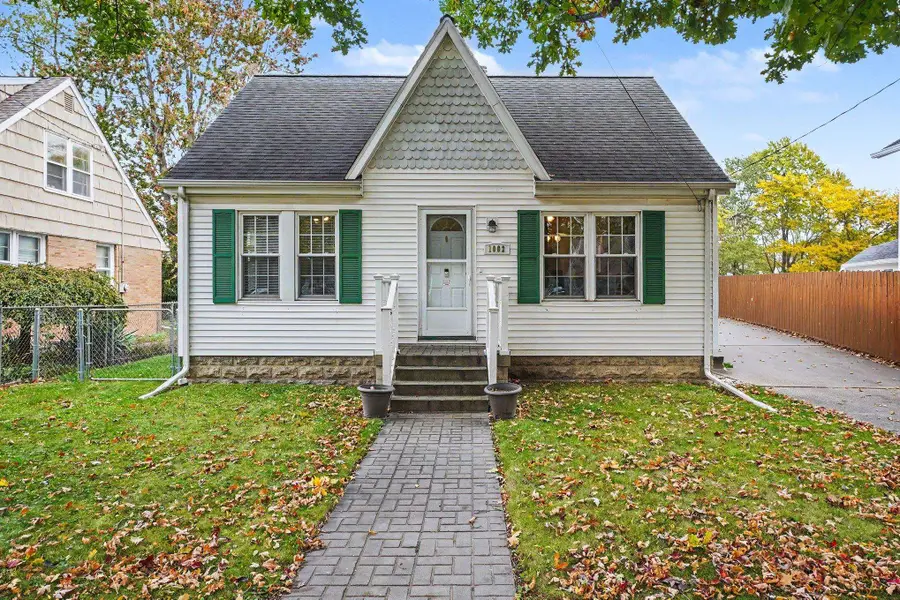 1002 N Wenona Street, Bay City, MI 48706 - #3