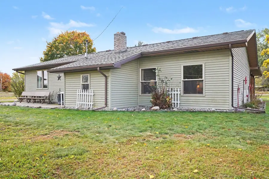 736 W Parish Road, Kawkawlin, MI 48631 - #3