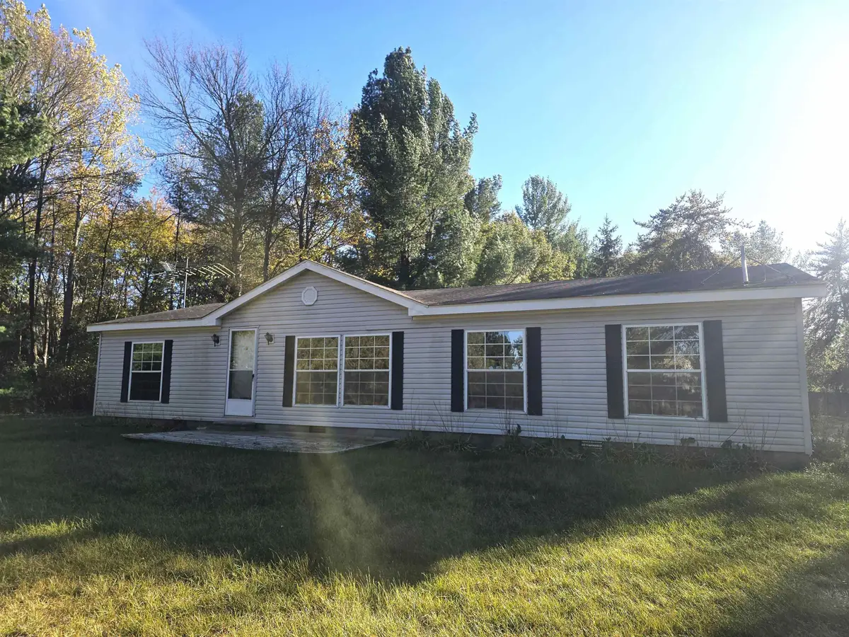 2511 Rhodes Road, Rhodes, MI 48652 - #1