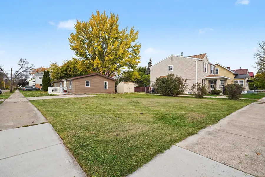 405 35th Street, Bay City, MI 48708 - #3