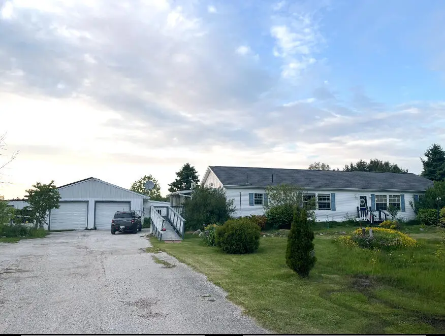 1558 W 7 Mile Rd, Dafter, MI 49783 - #1
