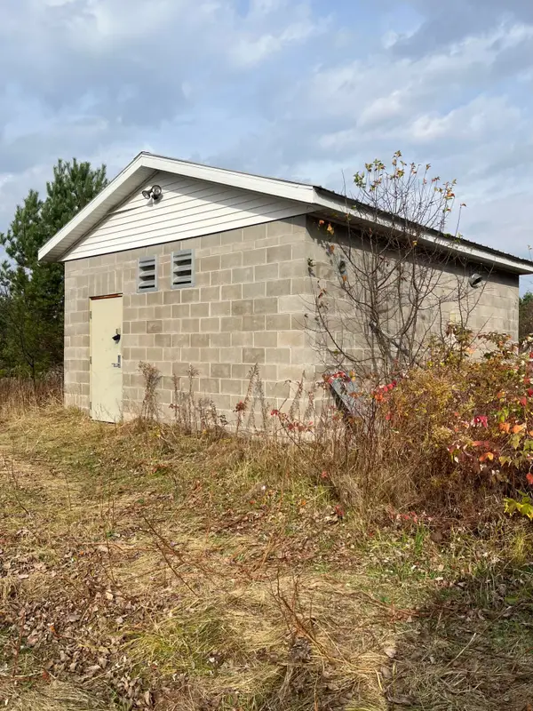 7658 S Mackinac Trl, Dafter, MI 49724