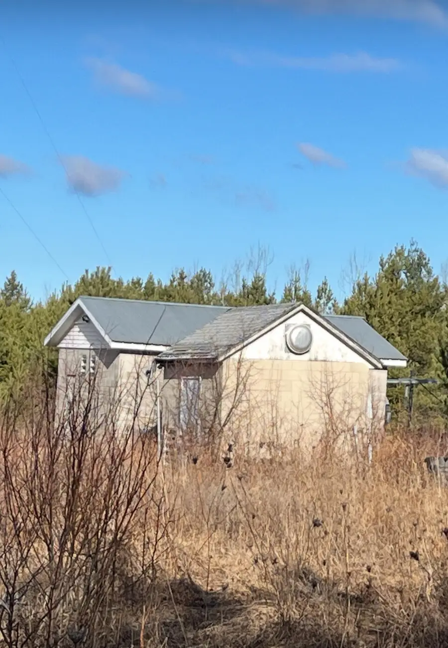 7658 S Mackinac Trl, Dafter, MI 49724 - Image #2