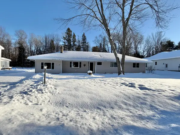 3325 Lakeshore Dr, Sault Ste Marie, MI 49783