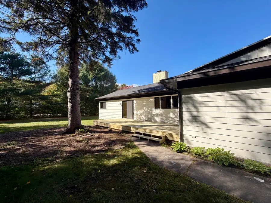 3105 Sherman Park Dr, Sault Ste Marie, MI 49783 - Image #3