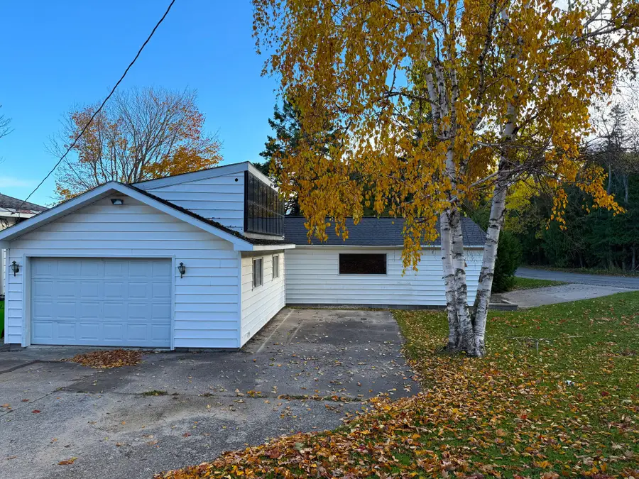285 Chambers St, Saint Ignace, MI 49781 - Image #3