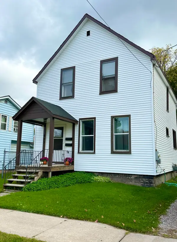 405 Johnston St, Sault Ste Marie, MI 49783